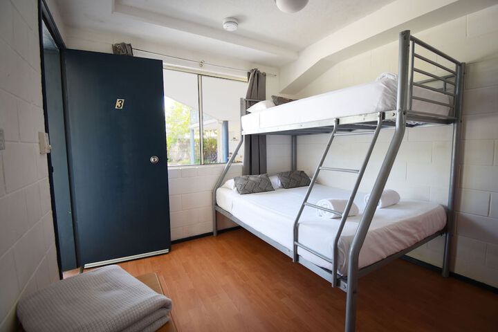 Room 7 of 10