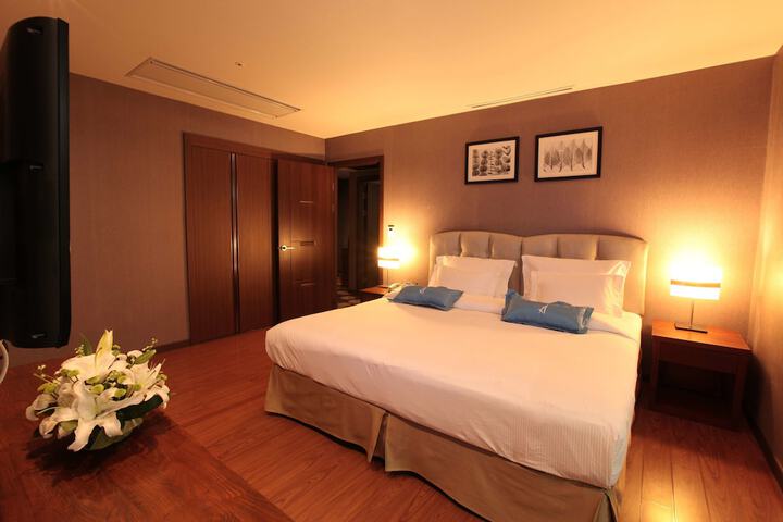 Room 16 of 133