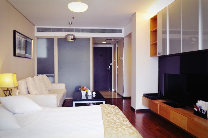 Room 5 of 36