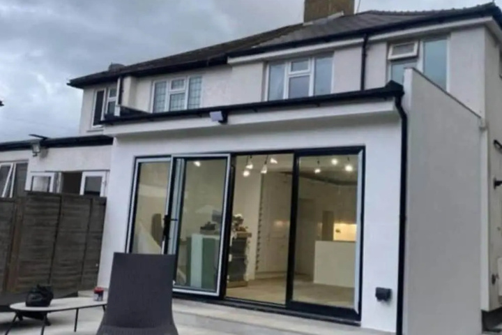 Lovely 3 bed House in Potters Bar Jacuzzi & 75inch