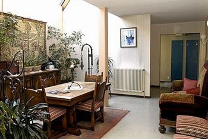 Room 9 of 9