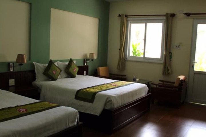 Room 4 of 42