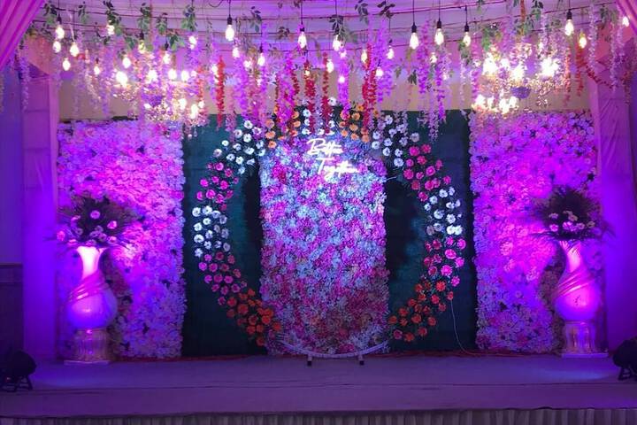 Ballroom/Hall 36 of 39