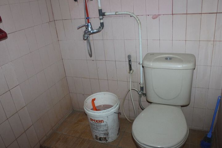 Room 7 of 9