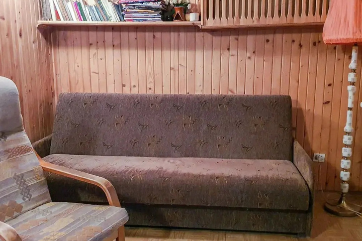 Room 8 of 17