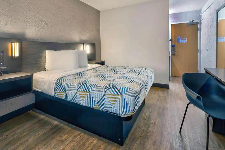 1 Double Bed (1 of 13)
