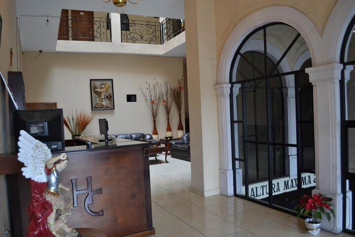 Entrance & Lobby