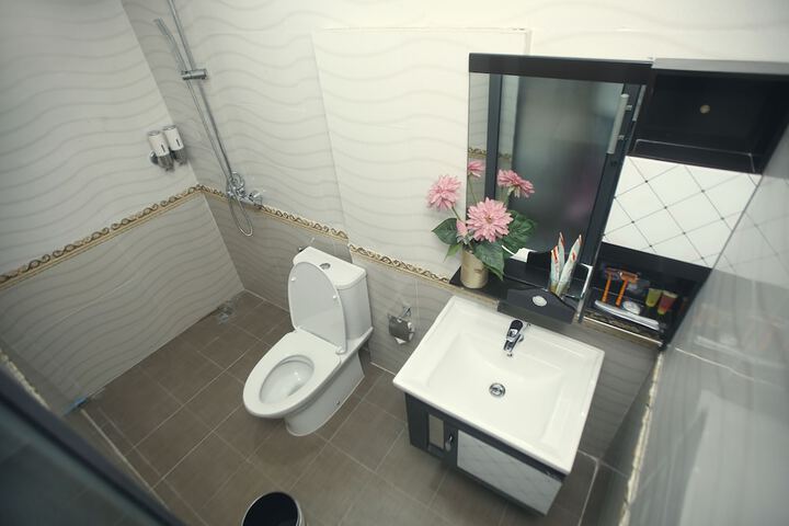 Room 2 of 21