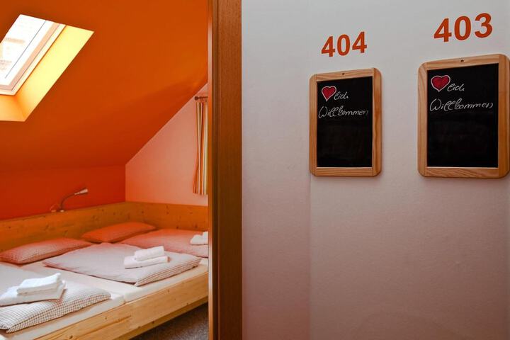 Room 18 of 44