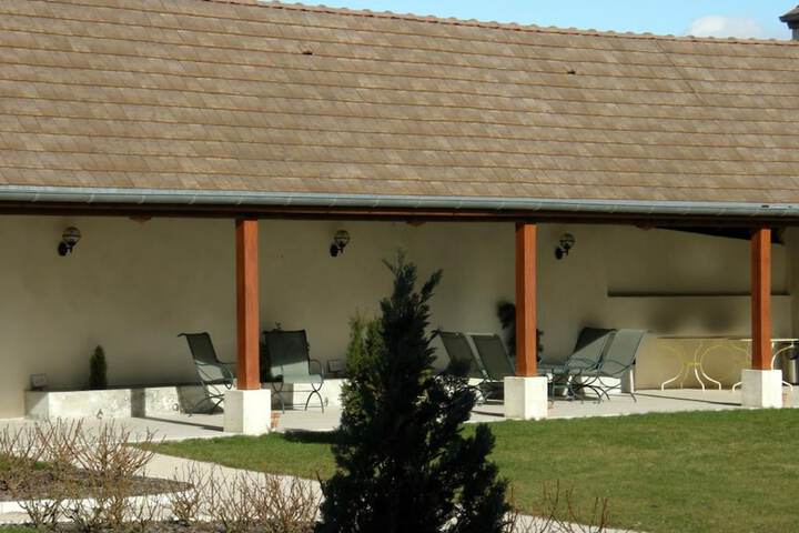 Hotel Exterior 57 of 79