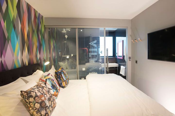 Room 7 of 44