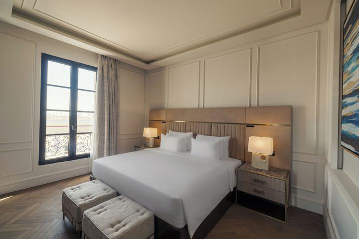 Room 42 of 178
