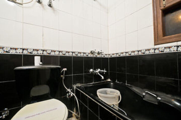 Room 2 of 25