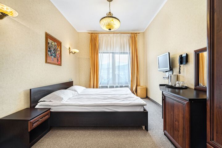 Room 5 of 262