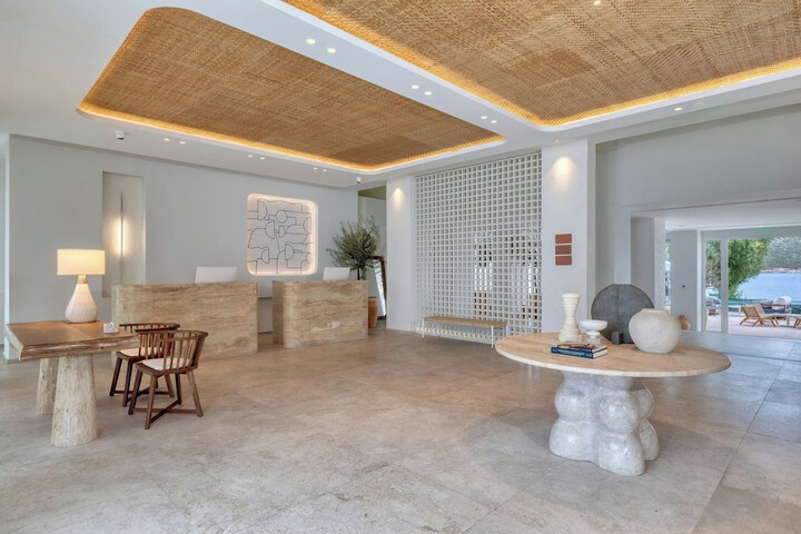 Hotel Interior 9 of 141