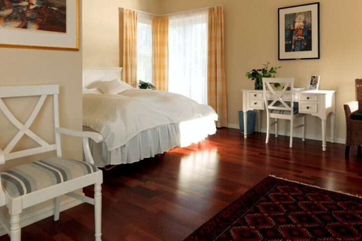 Room 4 of 13