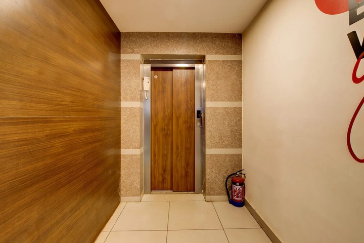 Room 14 of 18