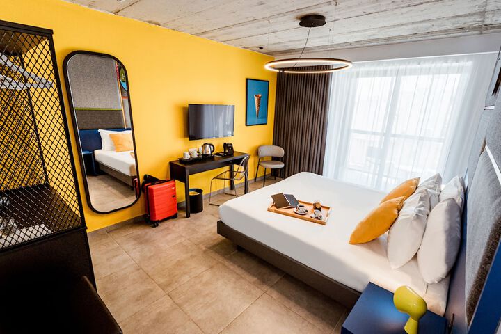 Room 21 of 62