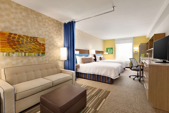 Room 25 of 76