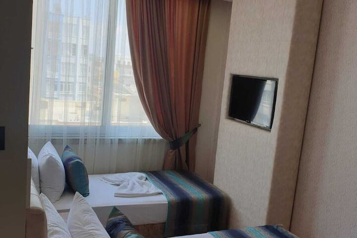 Room 2 of 8