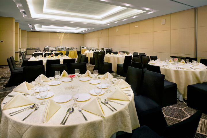 Ballroom/Hall 46 of 51