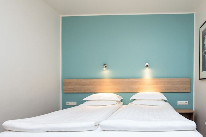 Room 16 of 46