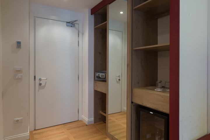 Room 17 of 169