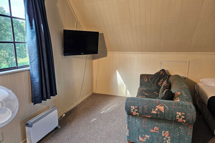Room 50 of 63