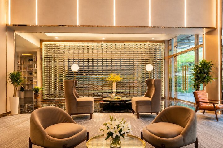 Entrance & Lobby