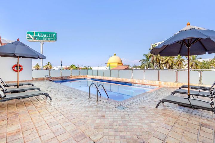 Hotel with Pool