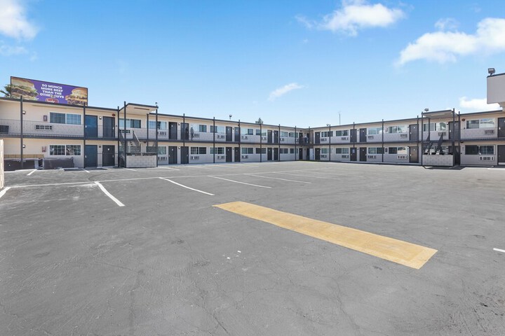 Property Grounds 11 of 15