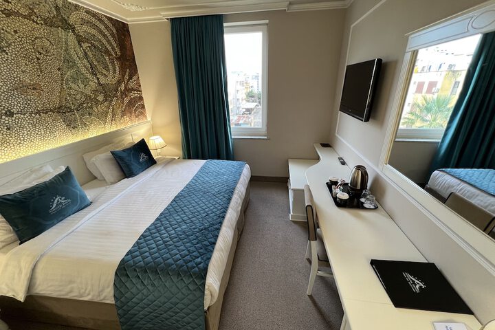 Room 76 of 164