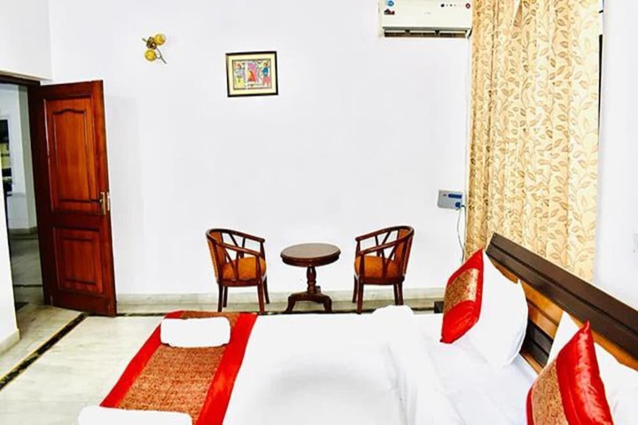 Room 10 of 26