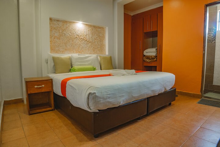 Room 3 of 54