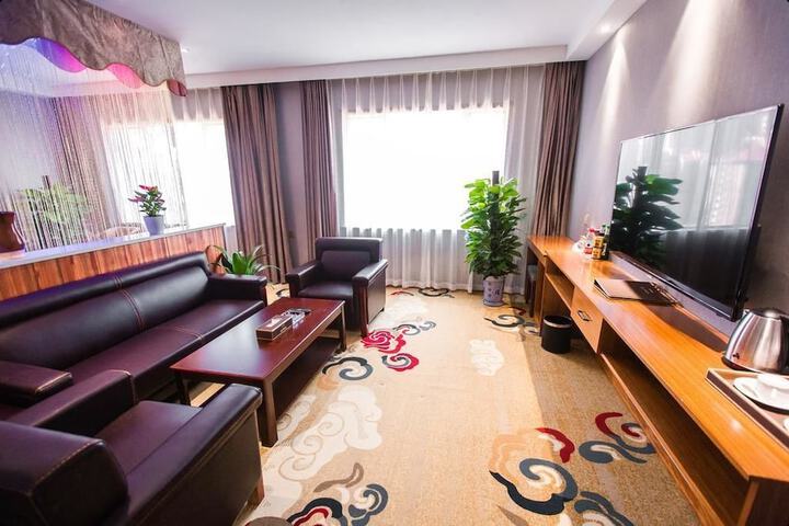 Room 16 of 82