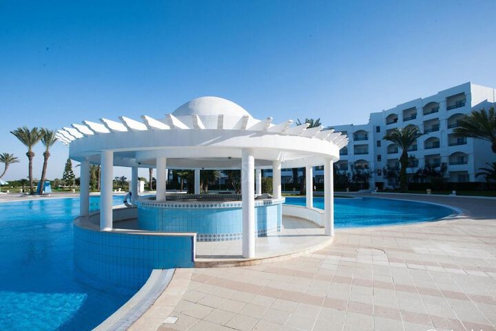 Pools & Facilities