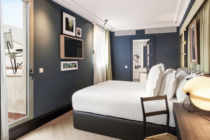 Room 5 of 43