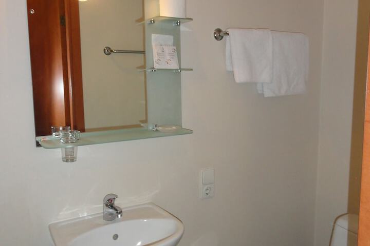 Room 45 of 64