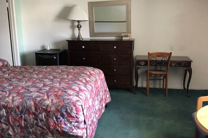 Basic Double Room 2 Queen Beds (3 of 7)