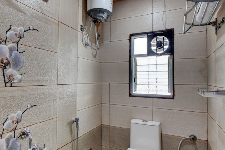 Room 14 of 16