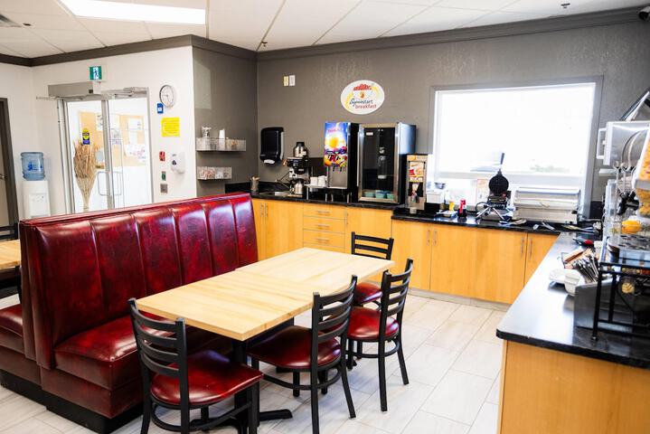 Breakfast/Coffee Service 92 of 105