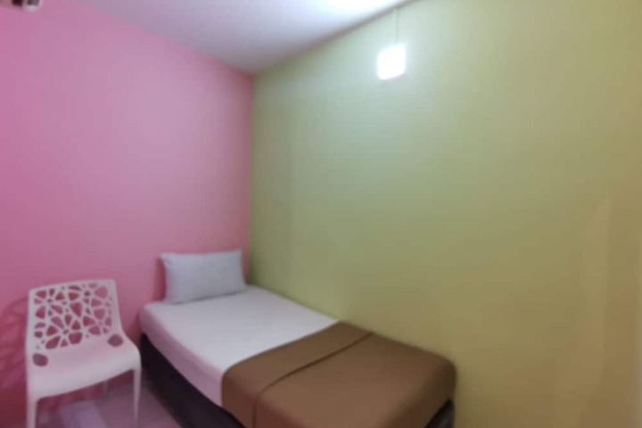 Room 12 of 23