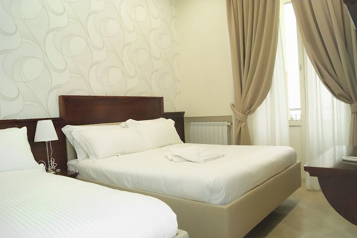 Room 6 of 24