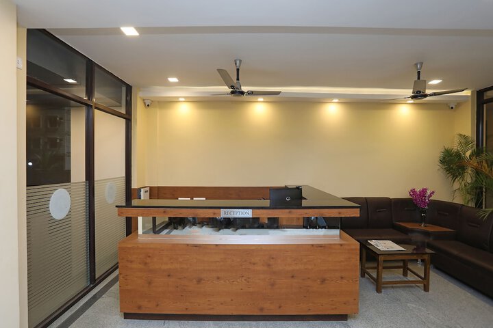 CAPITAL O 27804 HOTEL GLOBE INTERNATIONA