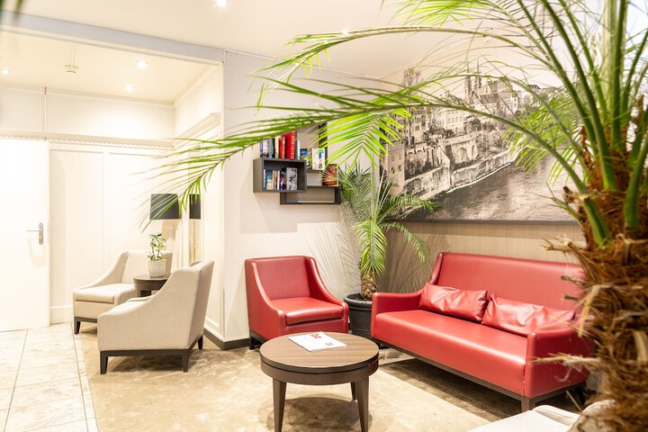 Hotel Lobby