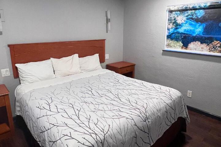 Standard | King Bed (2 of 7)