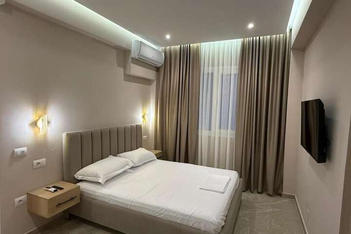 Room 4 of 62