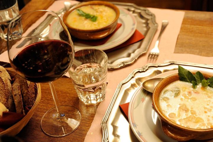 Dining 30 of 44
