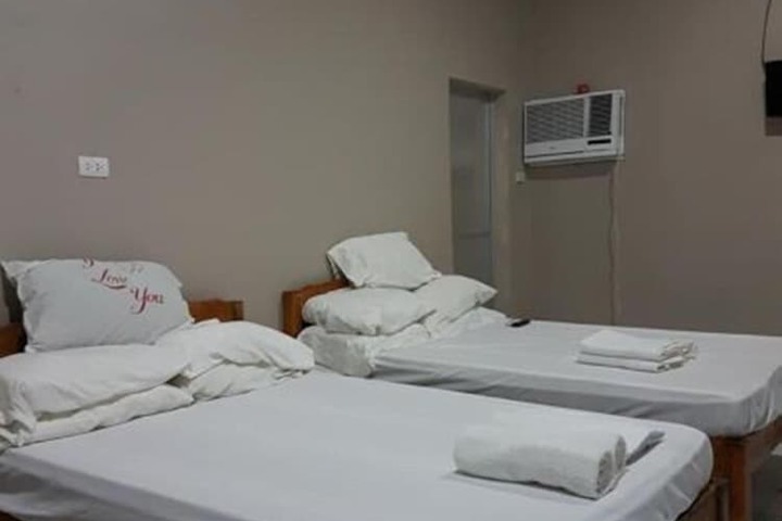 Room 6 of 18