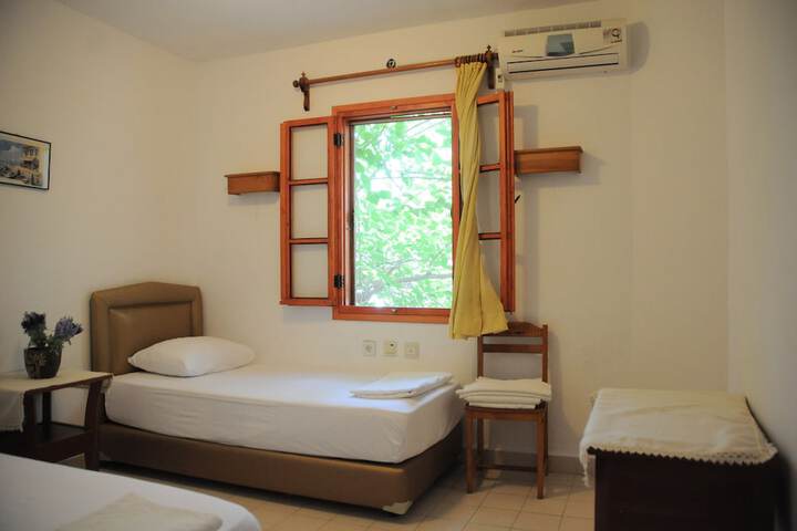 Room 5 of 45